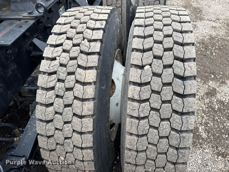 image for item EG2543 2016 Kenworth T680 semi truck