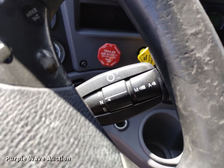 image for item EG9895 2016 Freightliner  Cascadia Evolution  semi truck