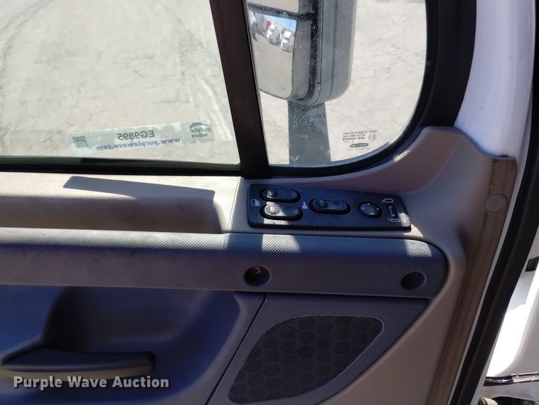 image for item EG9895 2016 Freightliner  Cascadia Evolution  semi truck