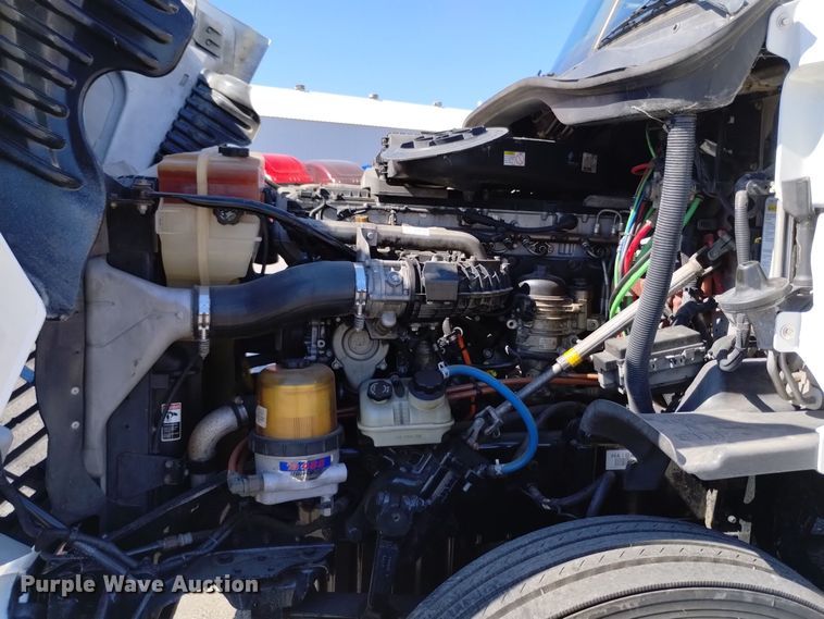 image for item EG9895 2016 Freightliner  Cascadia Evolution  semi truck