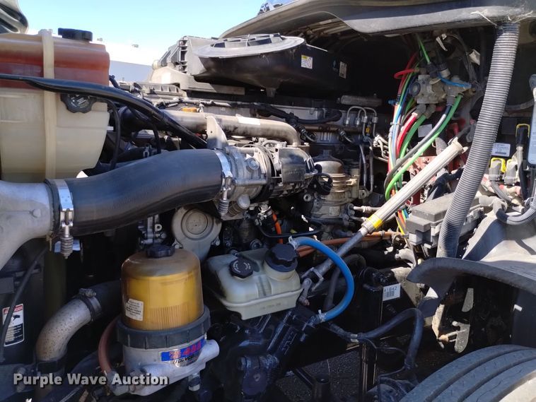 image for item EG9895 2016 Freightliner  Cascadia Evolution  semi truck