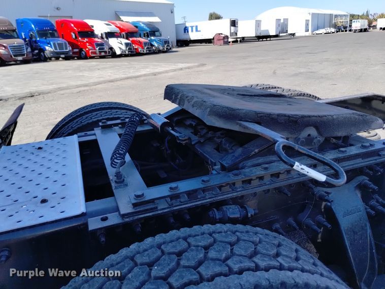 image for item EG9895 2016 Freightliner  Cascadia Evolution  semi truck