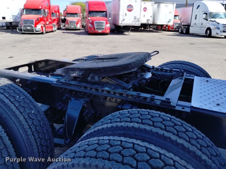 image for item EG9895 2016 Freightliner  Cascadia Evolution  semi truck