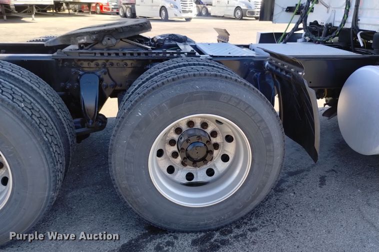 image for item EG9895 2016 Freightliner  Cascadia Evolution  semi truck