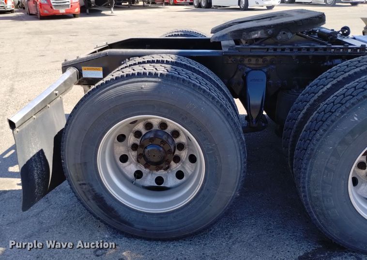 image for item EG9895 2016 Freightliner  Cascadia Evolution  semi truck