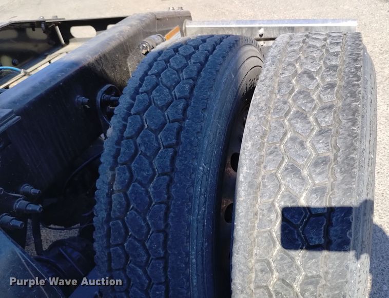 image for item EG9895 2016 Freightliner  Cascadia Evolution  semi truck