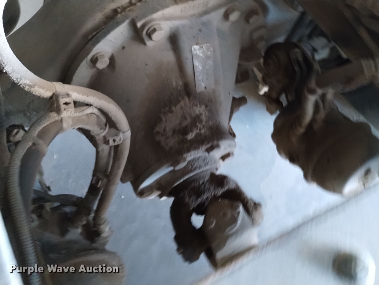 image for item EH0130 2005 Freightliner Columbia semi truck