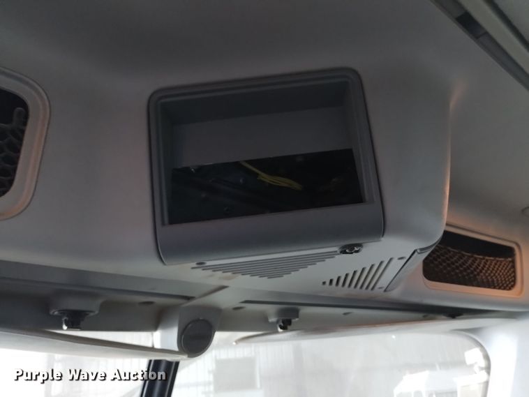 image for item EH0130 2005 Freightliner Columbia semi truck