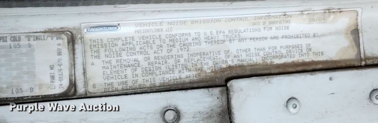 image for item EH0130 2005 Freightliner Columbia semi truck