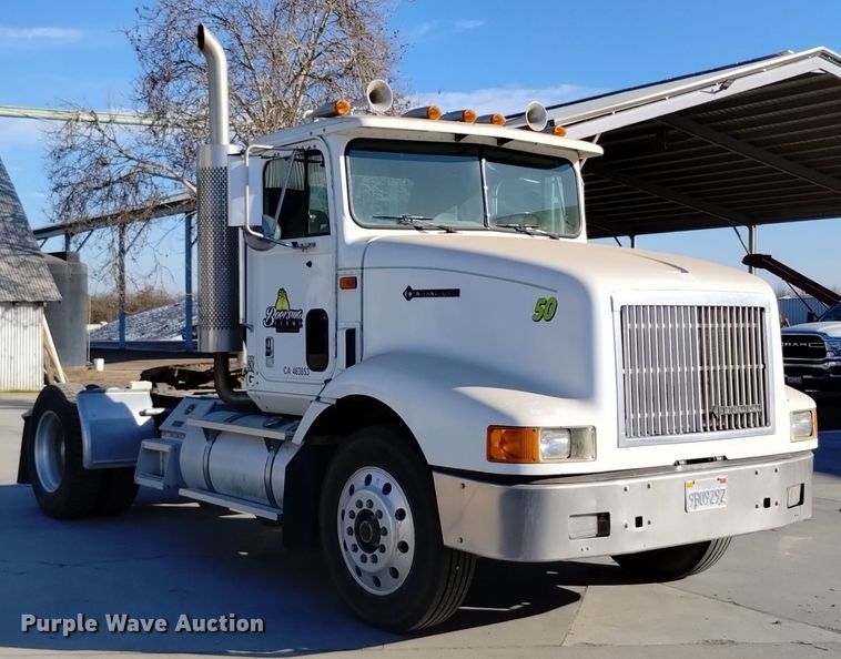 image for item EH0131 1996 International 9200 semi truck