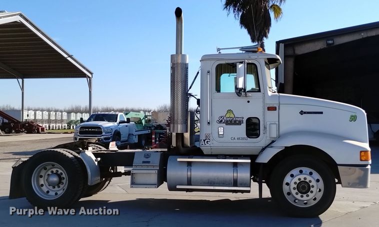 image for item EH0131 1996 International 9200 semi truck