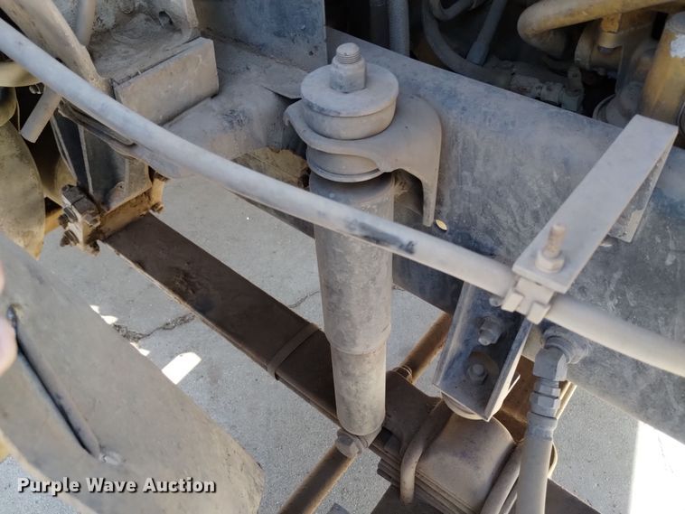 image for item EH0131 1996 International 9200 semi truck