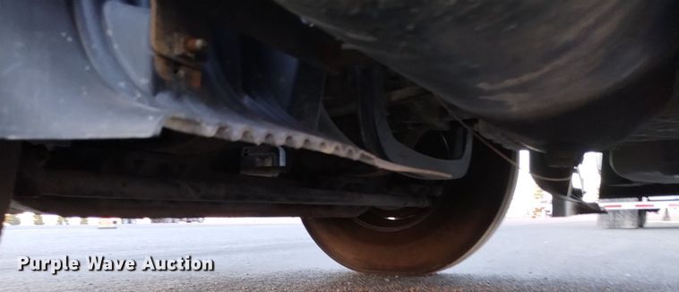 image for item EH0132 2015 Volvo semi truck