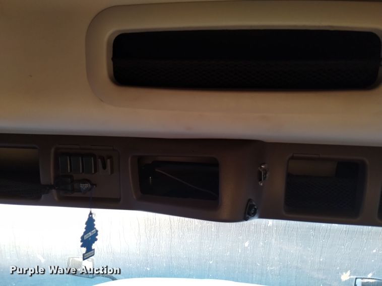 image for item EH0132 2015 Volvo semi truck