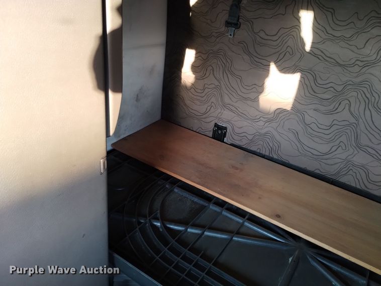 image for item EH0132 2015 Volvo semi truck