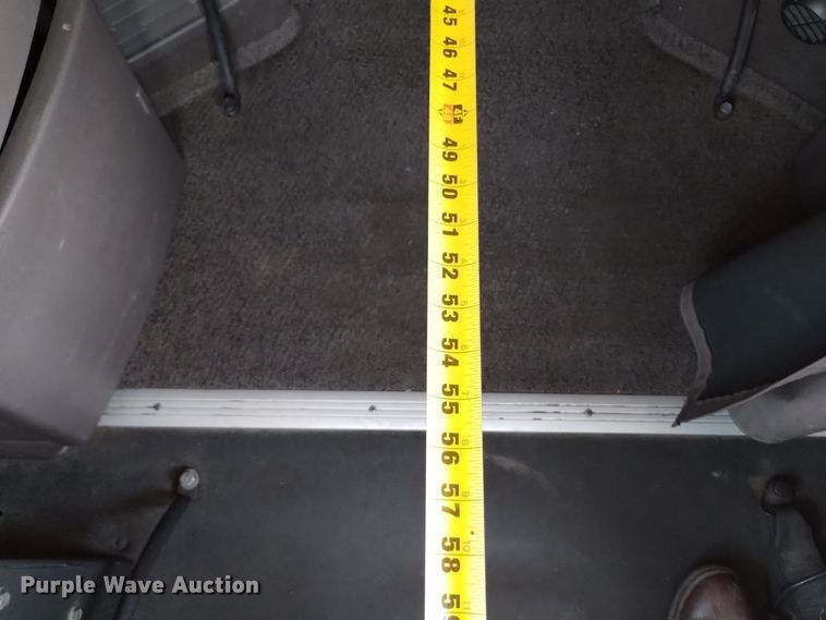 image for item EH0132 2015 Volvo semi truck