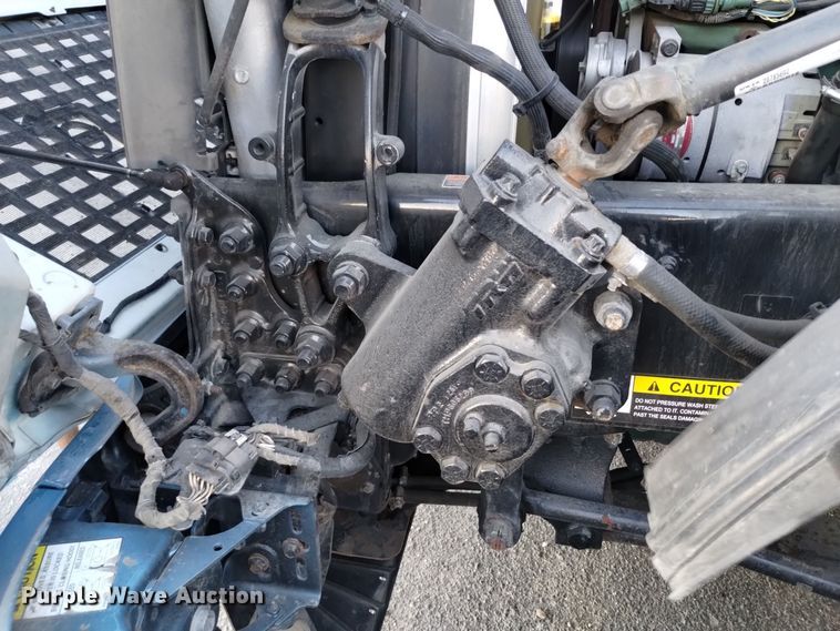 image for item EH0132 2015 Volvo semi truck