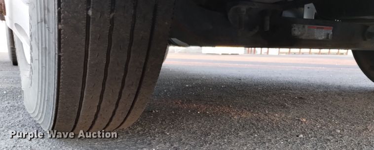 image for item EH0132 2015 Volvo semi truck