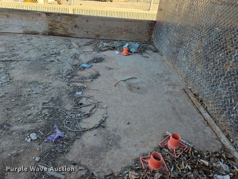 image for item EI4099 2010 International Durastar 4300 dump flatbed truck