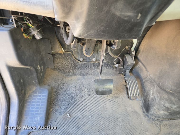 image for item EI4099 2010 International Durastar 4300 dump flatbed truck