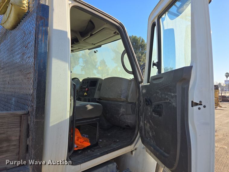 image for item EI4099 2010 International Durastar 4300 dump flatbed truck