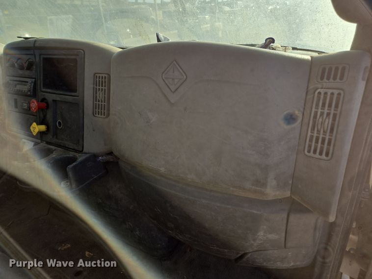 image for item EI4099 2010 International Durastar 4300 dump flatbed truck