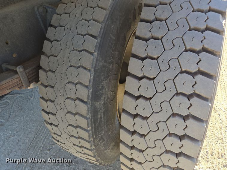 image for item EI4099 2010 International Durastar 4300 dump flatbed truck