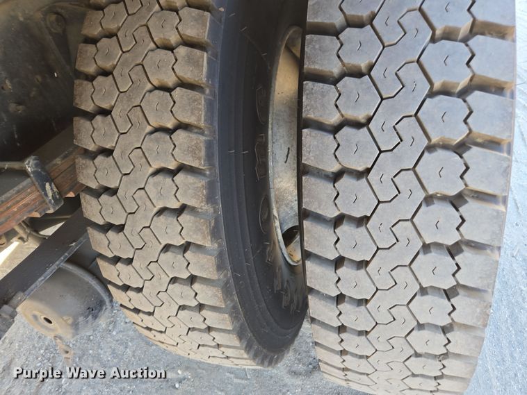 image for item EI4099 2010 International Durastar 4300 dump flatbed truck