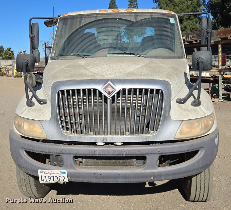image for item EI4101 2010 International Durastar 4300 truck cab and chassis