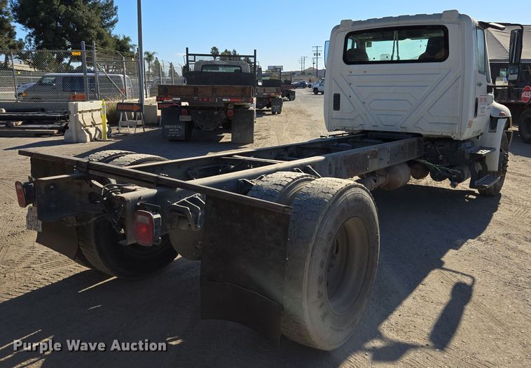 image for item EI4101 2010 International Durastar 4300 truck cab and chassis