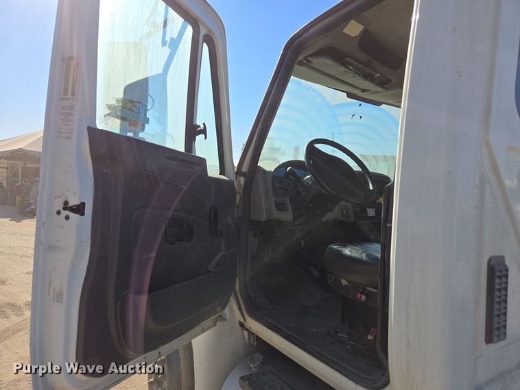 image for item EI4101 2010 International Durastar 4300 truck cab and chassis