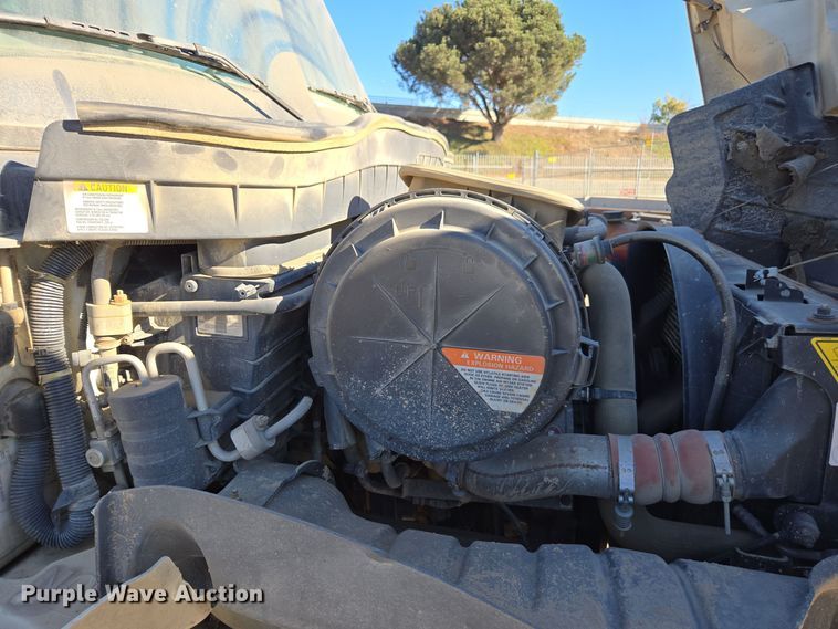 image for item EI4101 2010 International Durastar 4300 truck cab and chassis