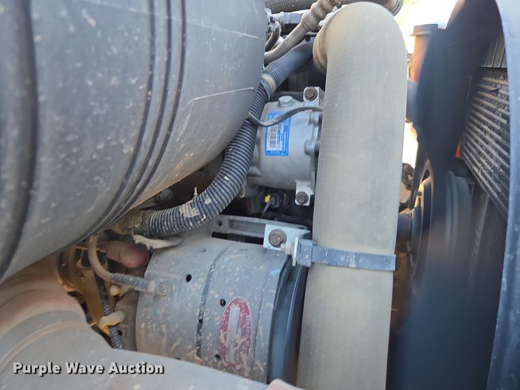 image for item EI4101 2010 International Durastar 4300 truck cab and chassis