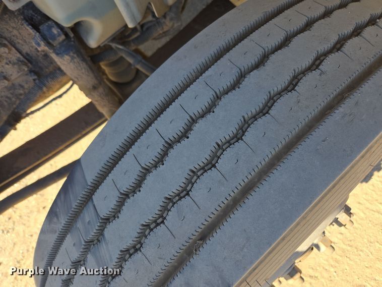 image for item EI4101 2010 International Durastar 4300 truck cab and chassis