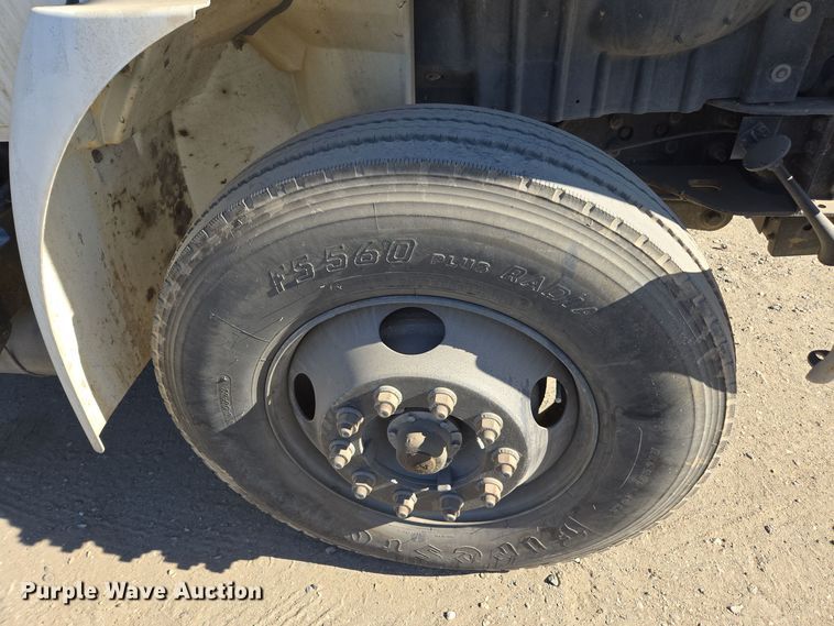 image for item EI4101 2010 International Durastar 4300 truck cab and chassis