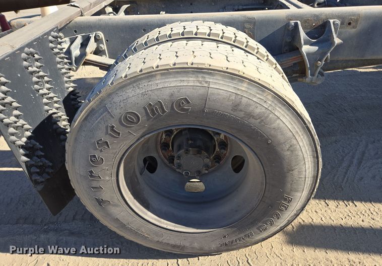 image for item EI4101 2010 International Durastar 4300 truck cab and chassis