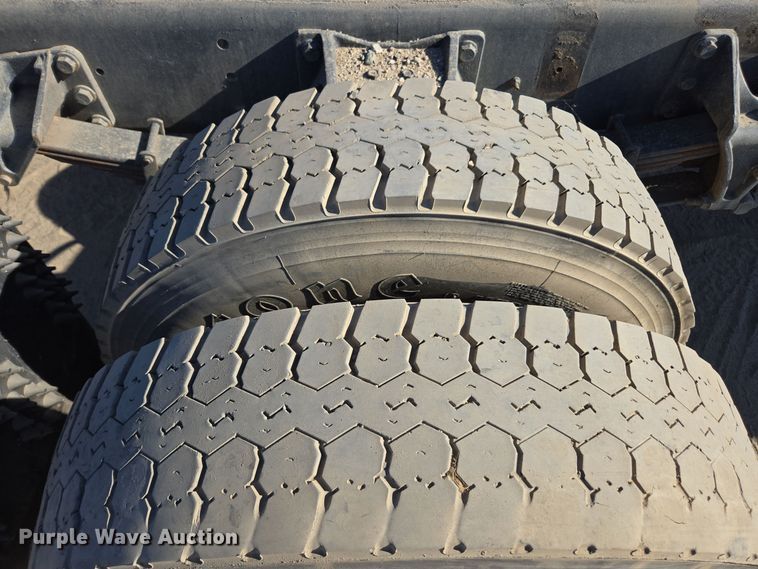 image for item EI4101 2010 International Durastar 4300 truck cab and chassis