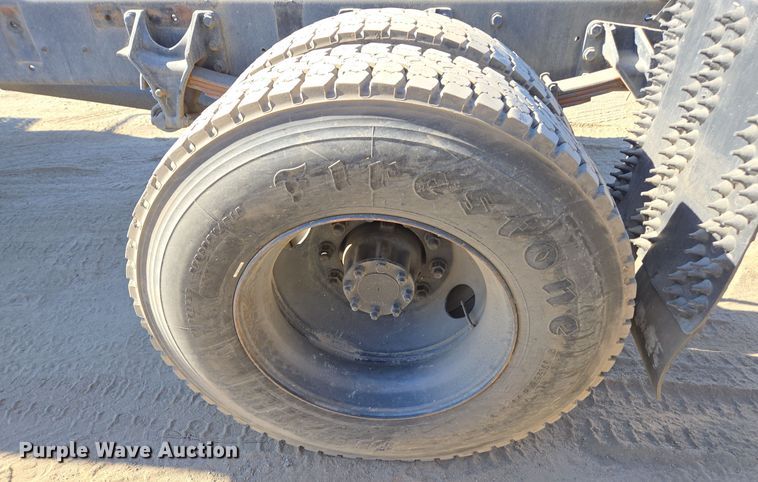 image for item EI4101 2010 International Durastar 4300 truck cab and chassis