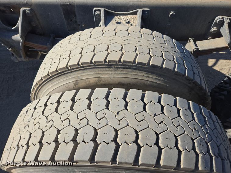 image for item EI4101 2010 International Durastar 4300 truck cab and chassis