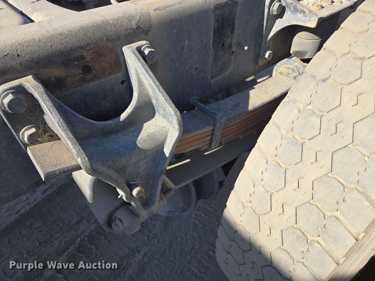 image for item EI4101 2010 International Durastar 4300 truck cab and chassis