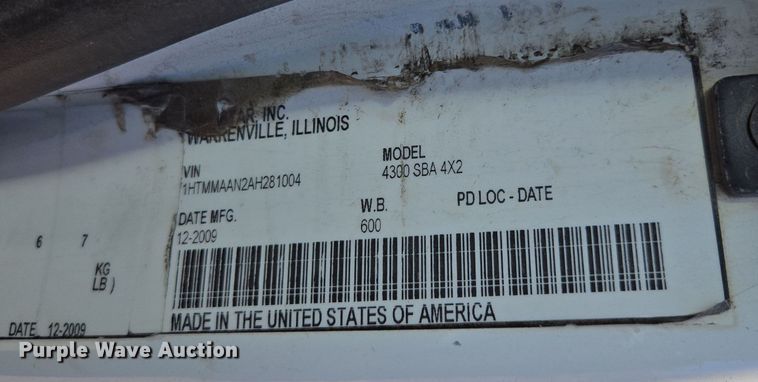 image for item EI4101 2010 International Durastar 4300 truck cab and chassis