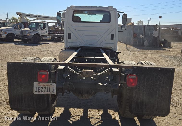 image for item EI4105 2010 International DuraStar 4300 truck cab and chassis