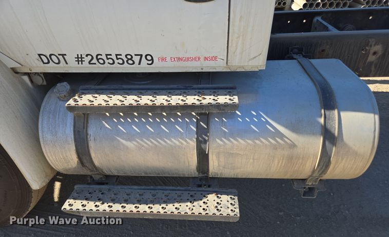 image for item EI4105 2010 International DuraStar 4300 truck cab and chassis