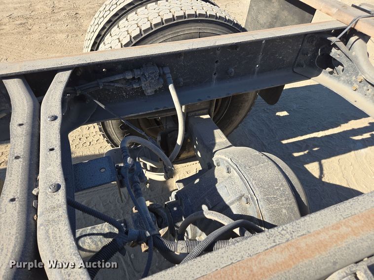 image for item EI4105 2010 International DuraStar 4300 truck cab and chassis