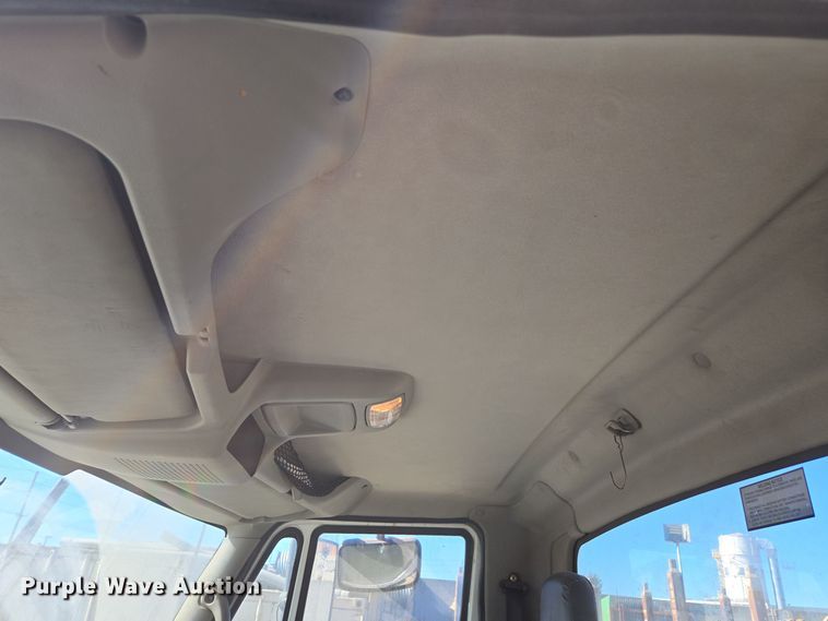 image for item EI4105 2010 International DuraStar 4300 truck cab and chassis
