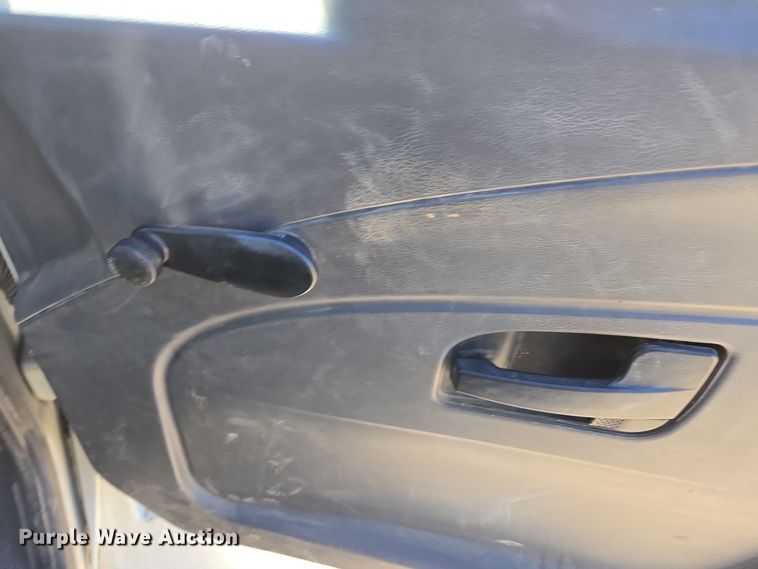 image for item EI4105 2010 International DuraStar 4300 truck cab and chassis