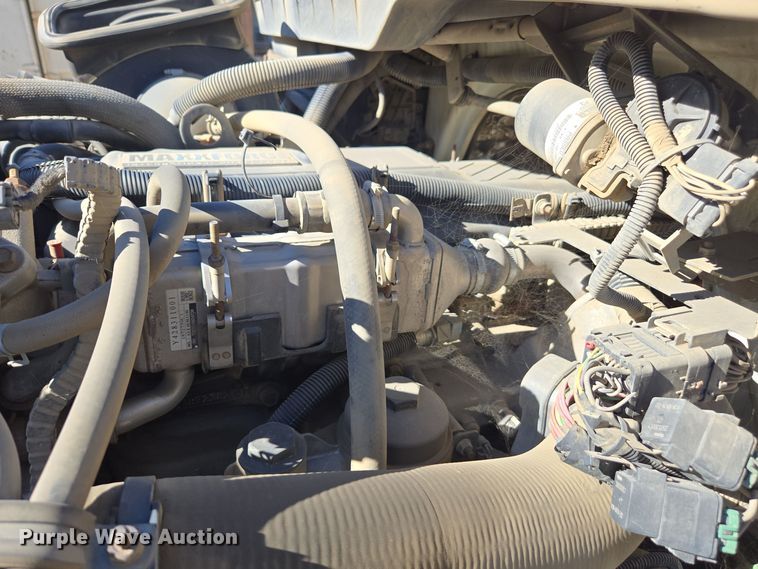 image for item EI4105 2010 International DuraStar 4300 truck cab and chassis