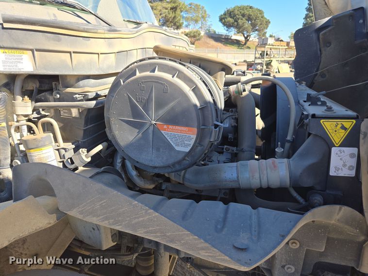 image for item EI4105 2010 International DuraStar 4300 truck cab and chassis