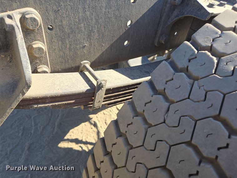 image for item EI4105 2010 International DuraStar 4300 truck cab and chassis