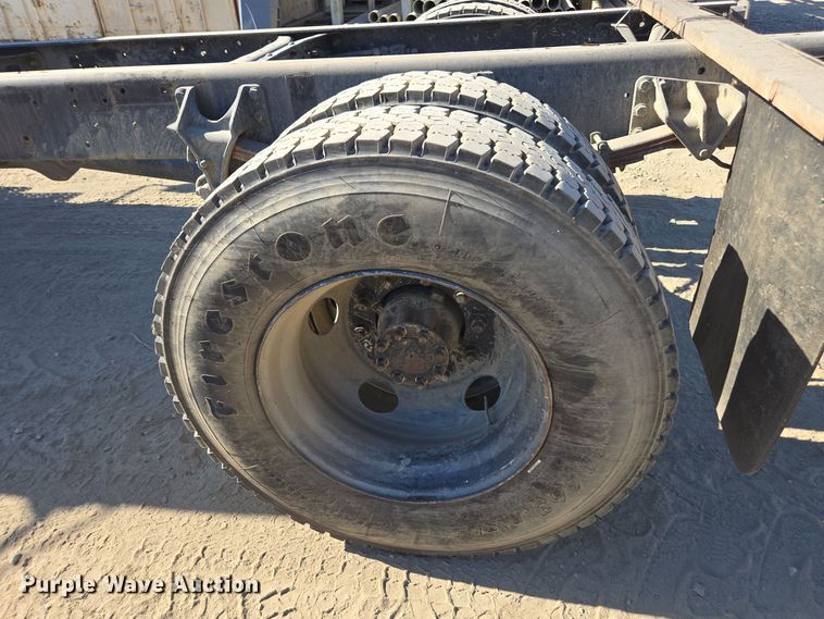 image for item EI4105 2010 International DuraStar 4300 truck cab and chassis